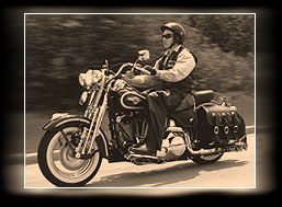 harleyridera.jpg (18605 bytes)